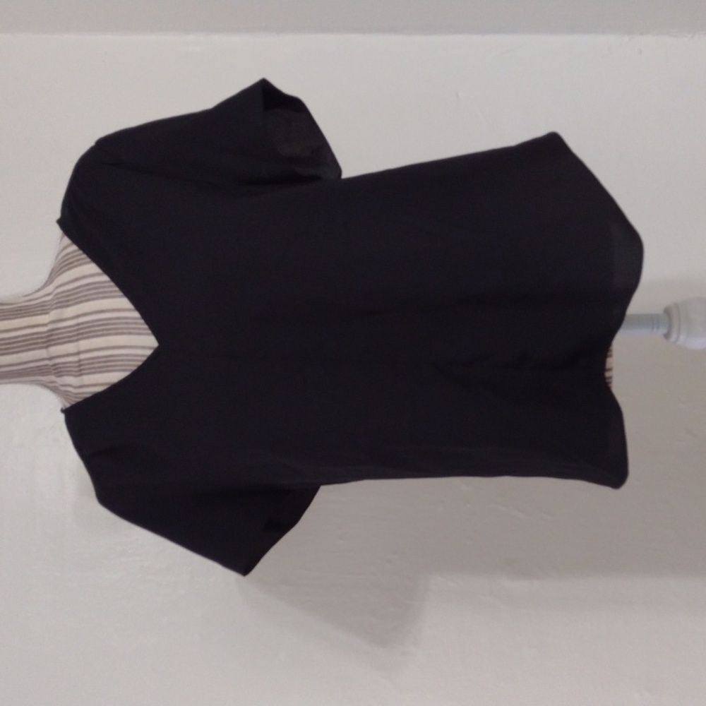 Saks Fifth Avenue Black V-neck Short Sleeve Blouse Size M